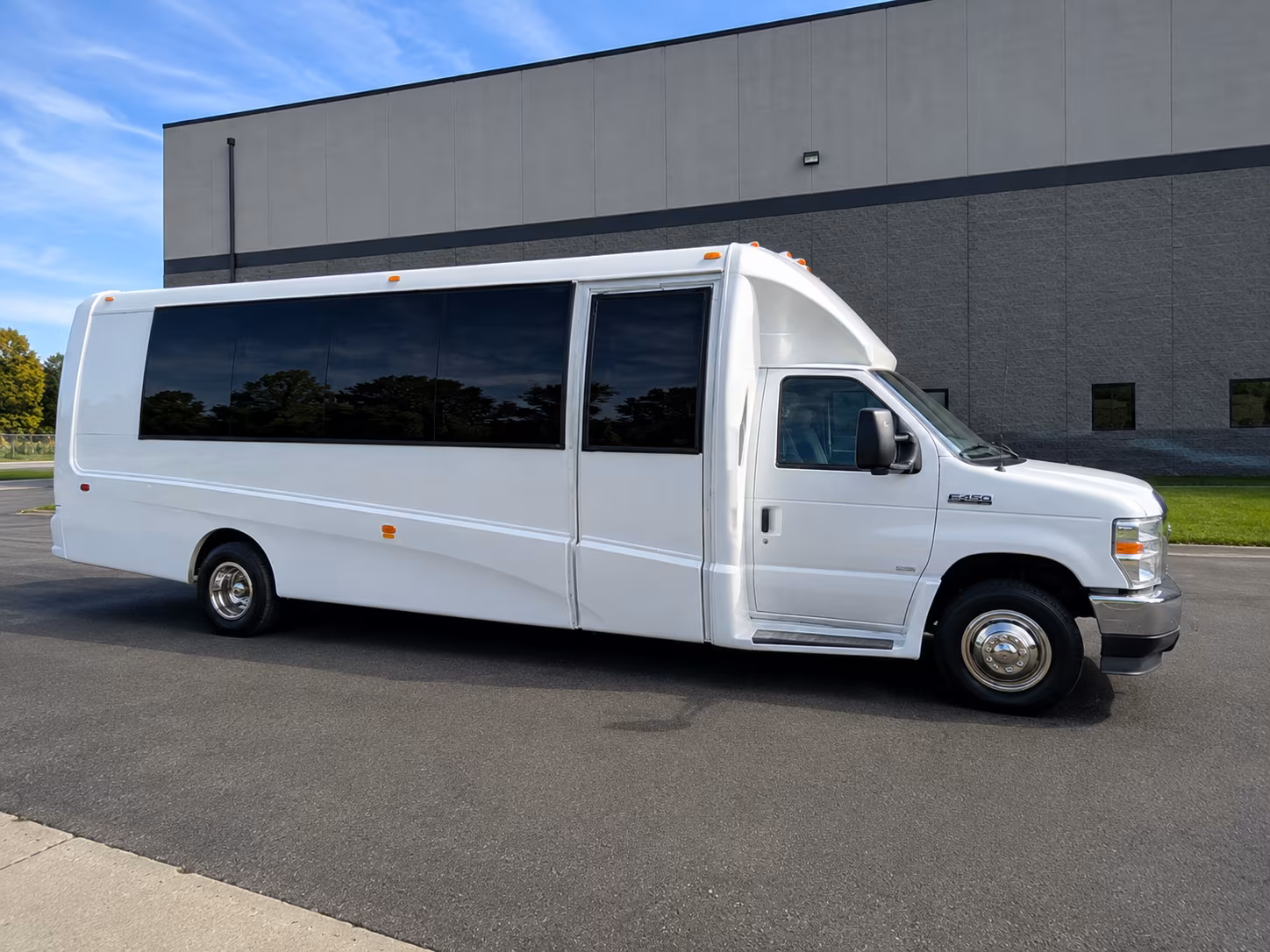 apple valley arrange transportation for your private event in apple valley