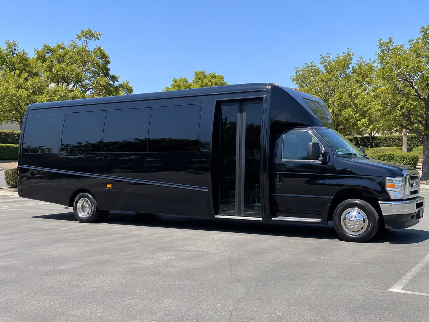 saint paul build your winery itinerary around a saint paul charter bus rental
