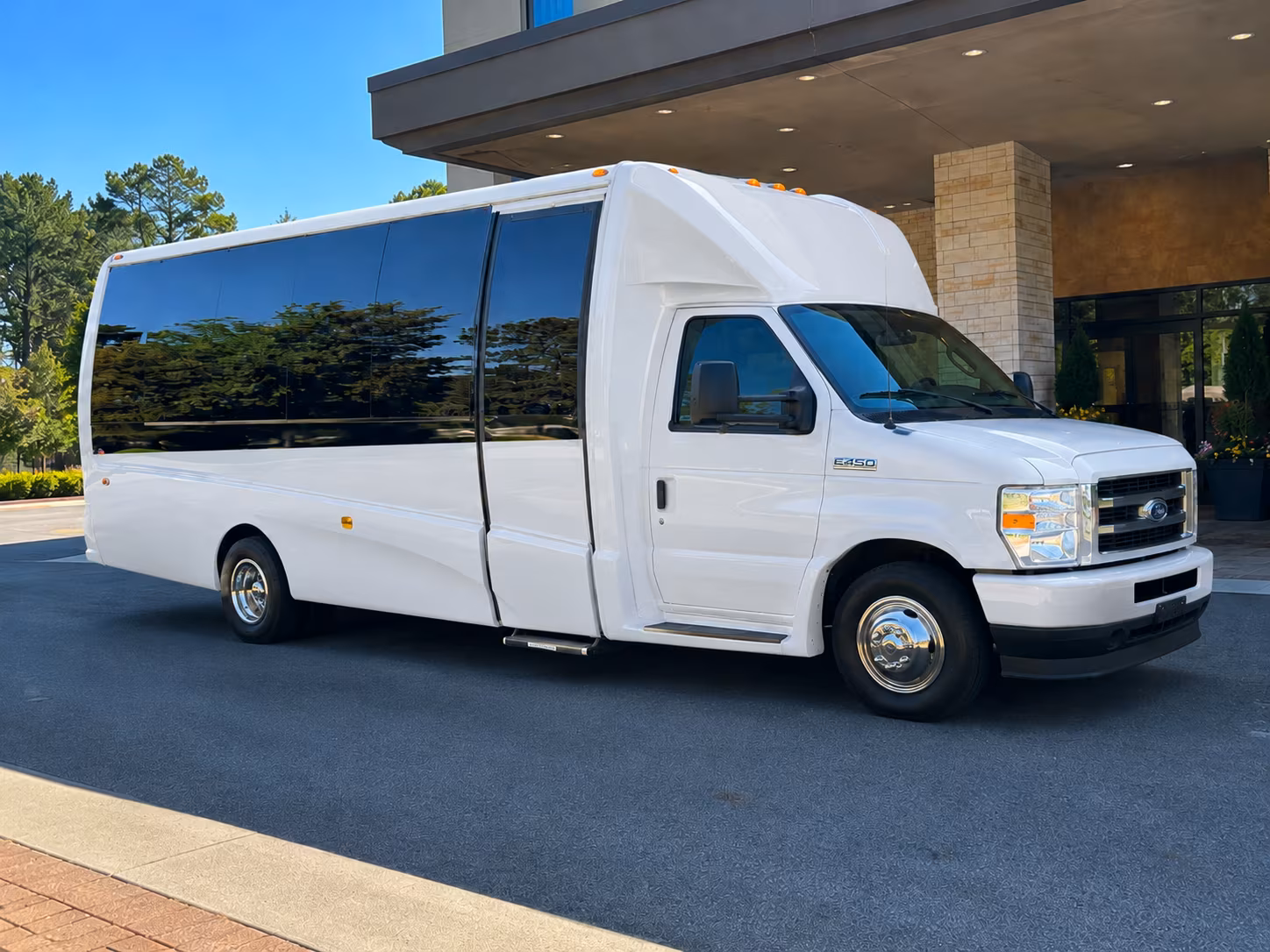 shuttle your out of town guests from msp and the i 494 hotel corridor